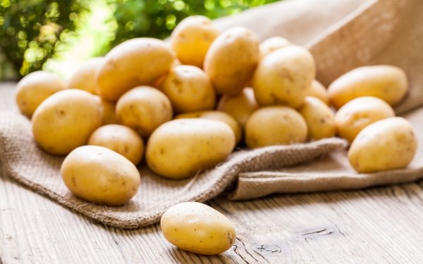 Скільки калорій у вареному картоплі?