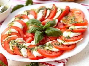 Класичний рецепт італійського салату Капрезе