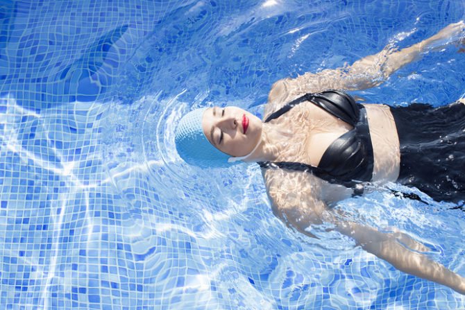 Користь плавання в басейні для жінок