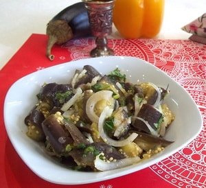 Рецепт швидких маринованих баклажанів з часником і зеленню