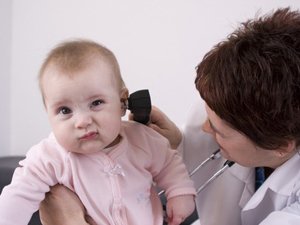 Які зубки у малюка зявляються першими?