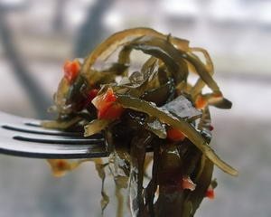 Дієтичний салат з морської капусти – рецепт з фото