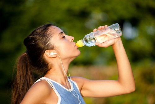 Скільки води потрібно в день організму?