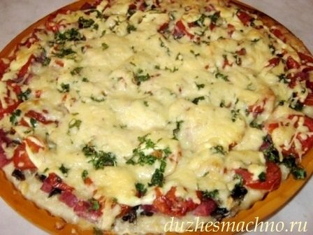 Піца з грибами та ковбасою | Смачні рецепти