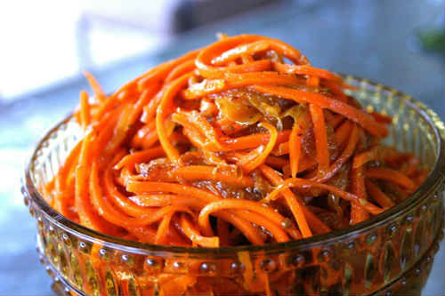 Морква по корейськи — 9 рецептів в домашніх умовах
