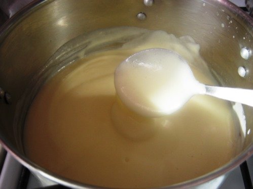 Торт «Медовик» з заварним кремом і згущеним молоком | Смачні рецепти