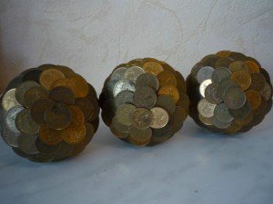 Декоративні яблучка з монет