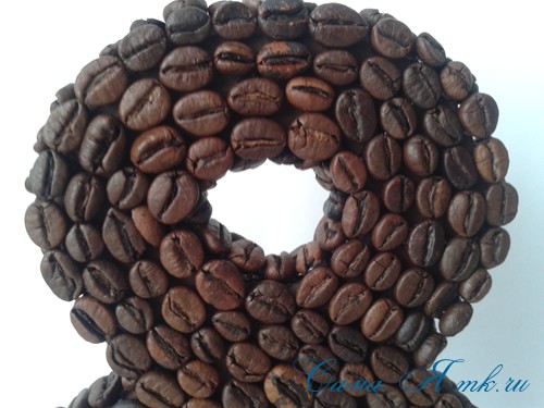 Сувенір до 8 Березня: вісімка з кавових зерен