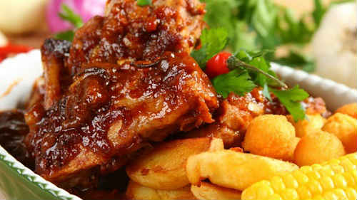 Свинячі реберця в духовці — рецепт в соєвому і медовому соусі, з картоплею, гірчицею