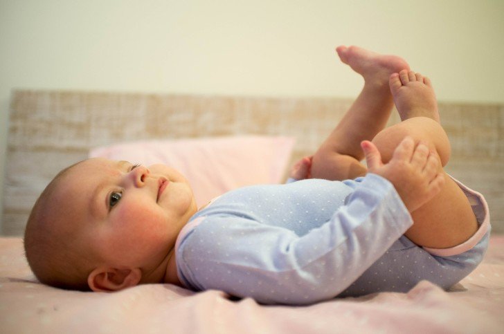 Як зібрати сечу у хлопчика і дівчинки грудничка для аналізу: нюанси використання мочеприемника для новонароджених
