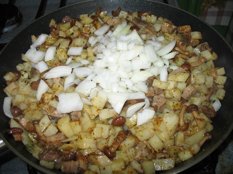 Опеньки смажені з картоплею. Покроковий рецепт приготування з фото