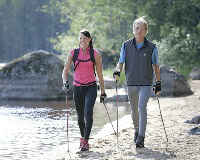 Скандинавська ходьба з палицями користь і шкоду для людей похилого віку, дітей, схуднення
