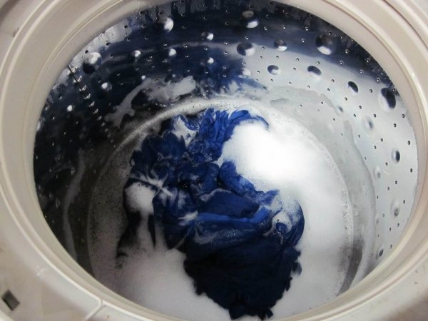 Що робити, якщо пральна машина не віджимає білизна