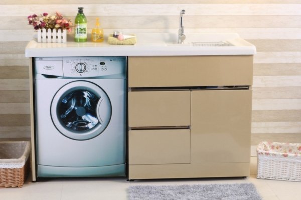 Чи варто купувати шафа для пральної машини?