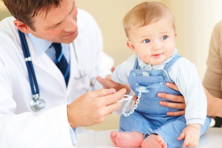 Наслідки після виконання щеплення АКДП у дітей: реакція на вакцинацію, побічні ефекти і ускладнення у грудничка