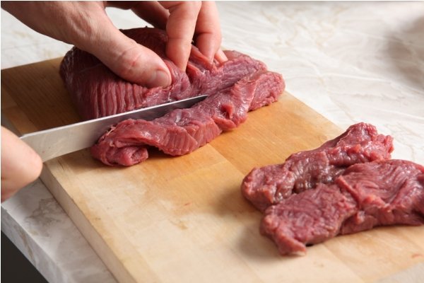 Відбивні з яловичини в мультиварці: рецепт приготування