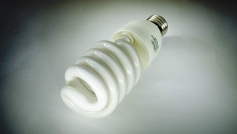 Небезпека енергозберігаючих ламп, вплив на здоровя