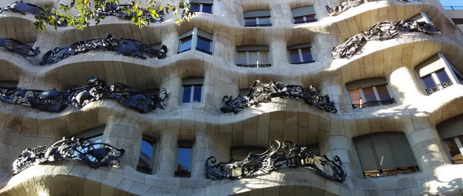 Будинок Міла в Барселоні: історія, фото