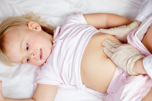 Чому у дитини болить живіт, причини і лікування захворювань
