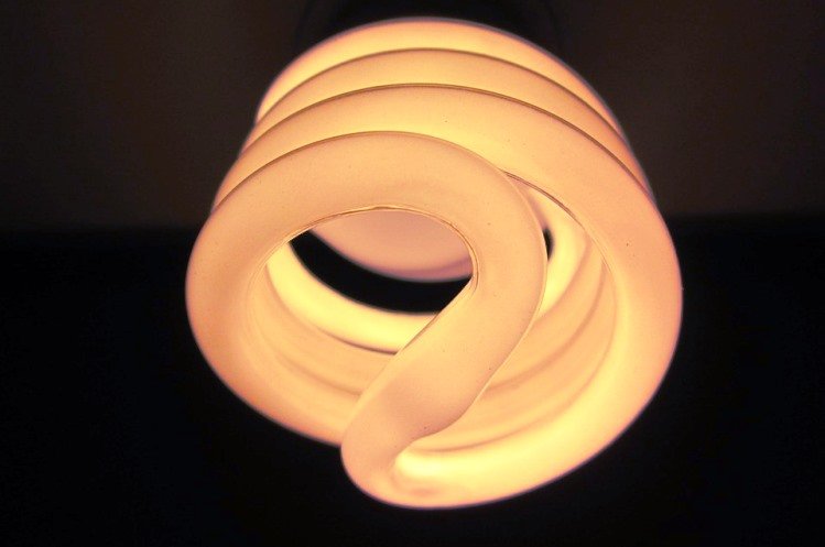 Небезпека енергозберігаючих ламп, вплив на здоровя