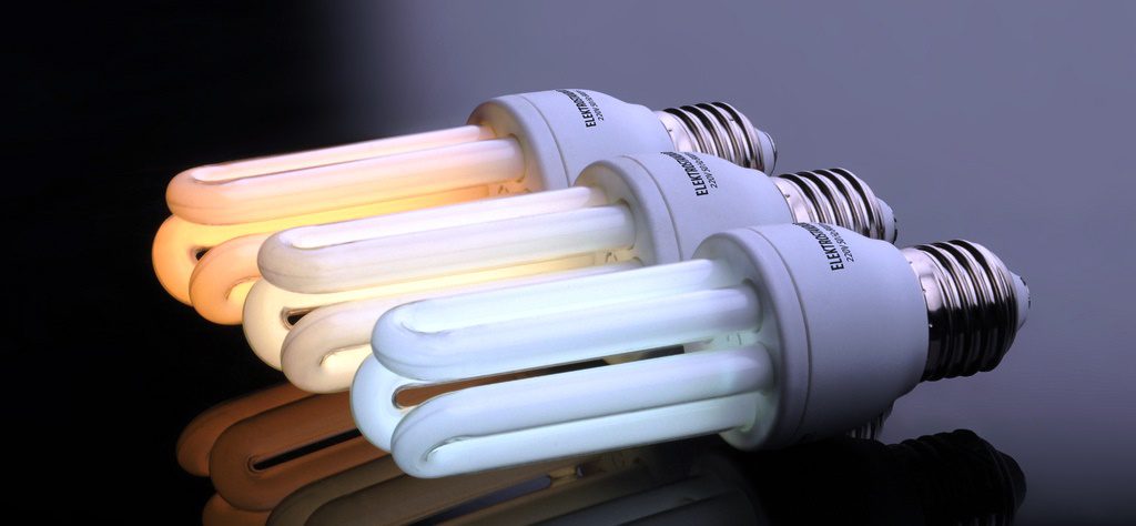 Лампочки розжарювання проти енергозберігаючих ламп