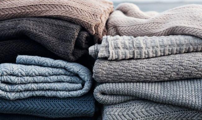 Стираємо правильно різні типи светрів (шерстяний, акриловий, з ангори, бавовняний, кашеміровий) в пральній машинці і вручну
