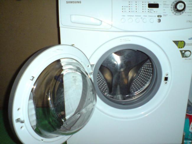 Способи очищення пральної машинки (барабан і ТЕН, гумова манжета, лоток, фільтри зливного насоса і затоки води, корпус і дверцята) в домашніх умовах від бруду, цвілі, накипу і грибка – інструкція з відео