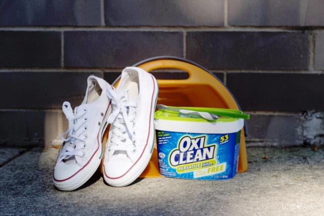 Як і чим можна в домашніх умовах очистити білу підошву кедів і кросівок? – прання в машинці автоматі, нестандартні способи, сушка взуття