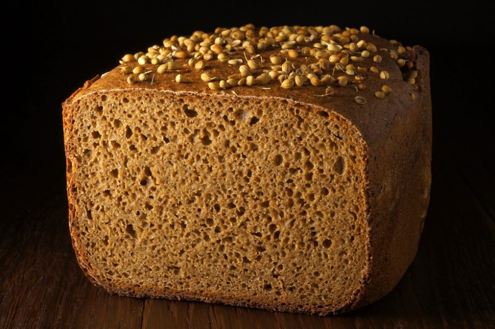 Домашній житній хліб в духовці: ТОП 10 покрокових рецептів бездріжджового хліба та квасу + ФОТО