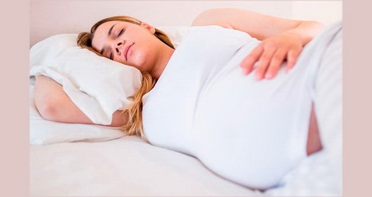 Дійсно вагітним не можна спати на спині: чому