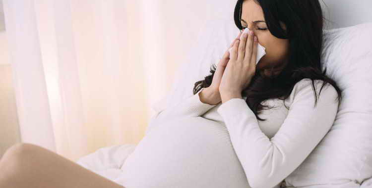 Краплі в ніс при вагітності: які можна