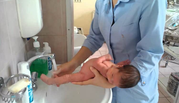 Гігієна та догляд за новонародженою дитиною