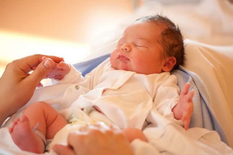 Гігієна та догляд за новонародженою дитиною