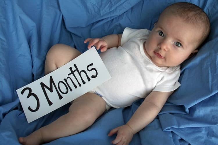 Розвиток дитини в 3 місяці: що вміє