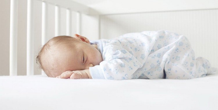 Все про те скільки спить немовля