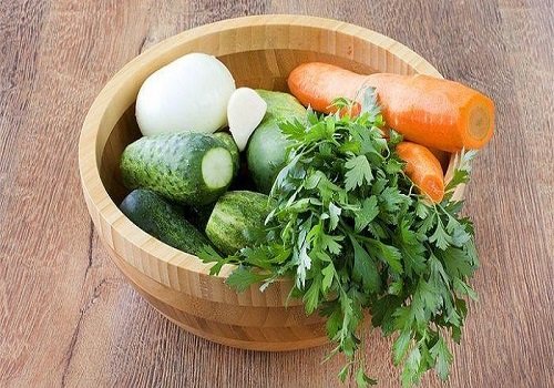 Консервований салат з огірків та моркви домашній рецепт на зиму з фото