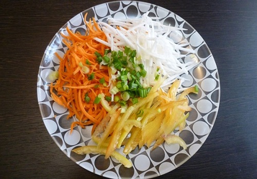 Салат з дайкона і моркви кулінарний рецепт з фото покроково