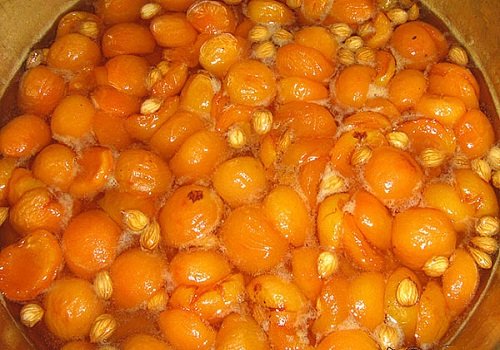 Варення з абрикос без кісточки з ядерцями смачний домашній рецепт на зиму