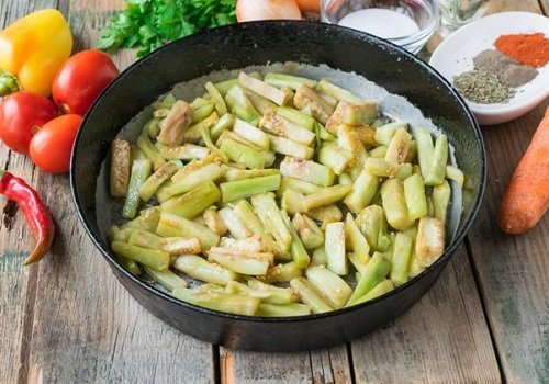 Рецепт овочевого соте з баклажанів, кабачків і перцю на зиму з фото