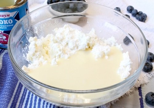 Рецепт сирного пирога з лохиною без випічки з фото покроково