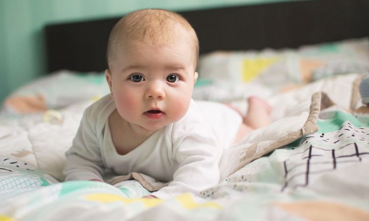 Режим дня дитини до 5 місяців: як встановити
