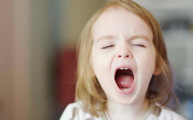 Запах з рота у дитини: причини