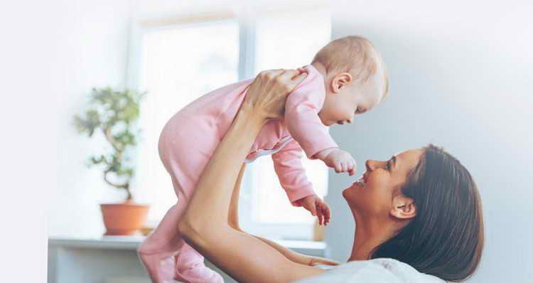 Білий наліт на язиці у немовляти: причини, лікування