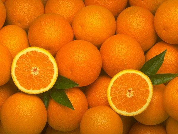 Швидко і без бризок чистимо апельсин