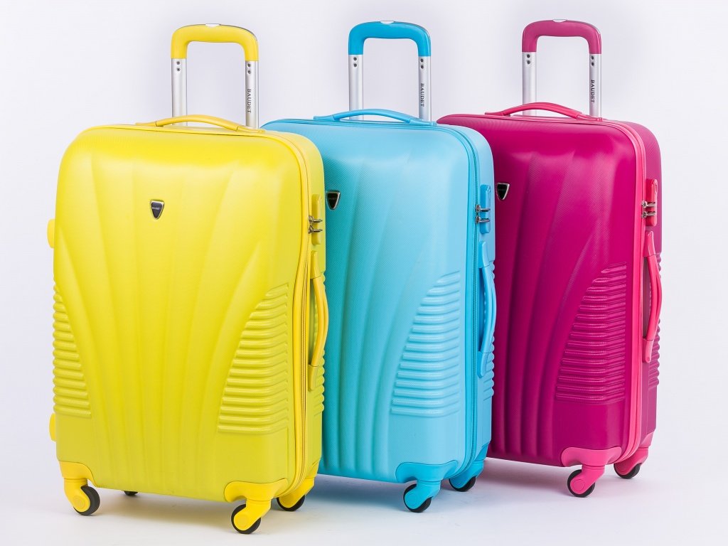 Як вибрати валізу для подорожей
