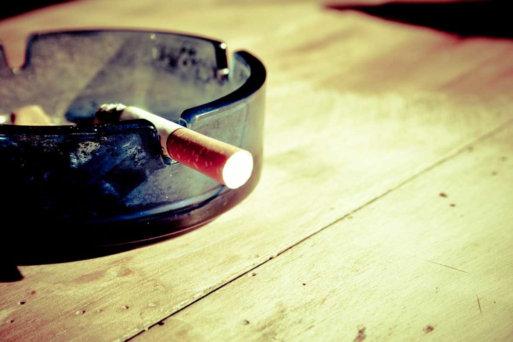 Отруєння нікотином: симптоми та перша допомога
