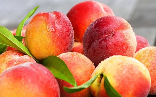Персик — що ж це насправді, фрукт або ягоду?