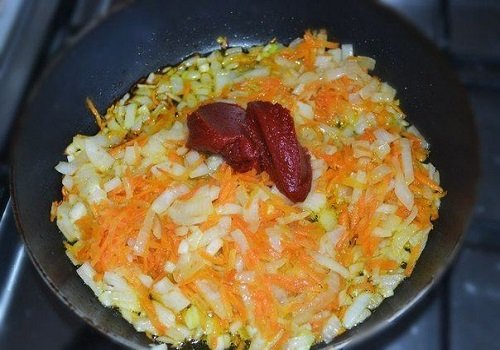 Солянка з сосисками рецепт приготування простий і смачний