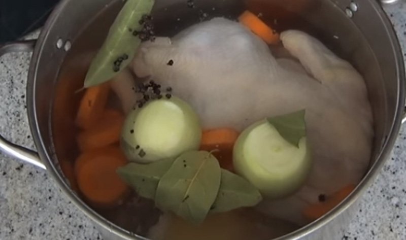Холодець з свинячих ніжок, рульки і яловичини — покрокові рецепти домашнього холодцю без желатину