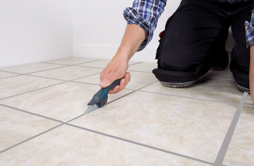 Як очистити шви між плиткою на підлозі на кухні від бруду: засоби чищення швів плитки для підлоги